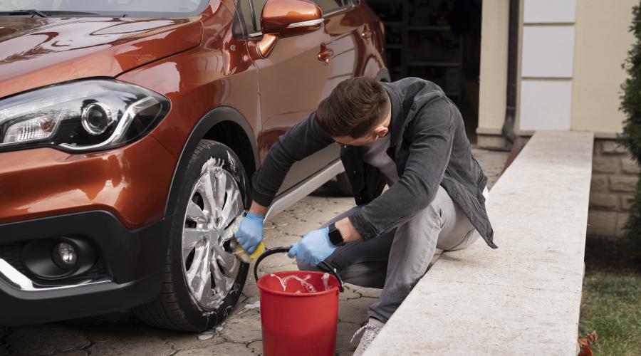 Why Weekly Deep Car Cleaning Services in Gurgaon?